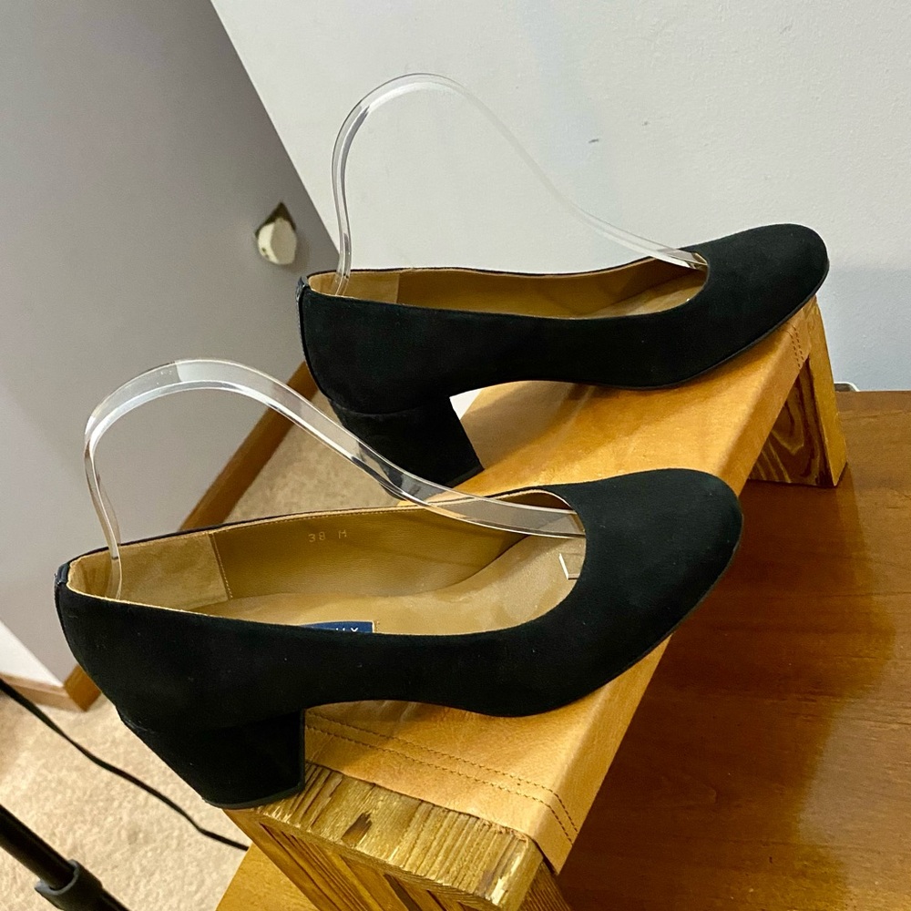 Margaux The Heel Black Suede Pumps Block Heel Almond Toe Work Office Sz 8 M - Picture 6 of 14